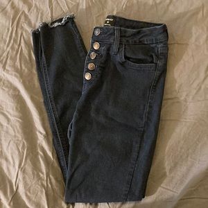 Flattering and comfortable skinny jeans